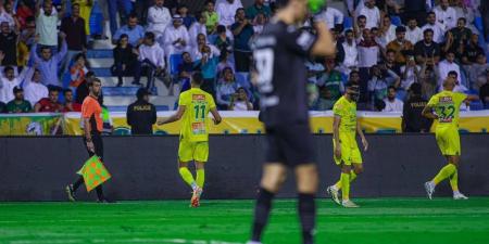 الهلال يغرق في «الخليج»