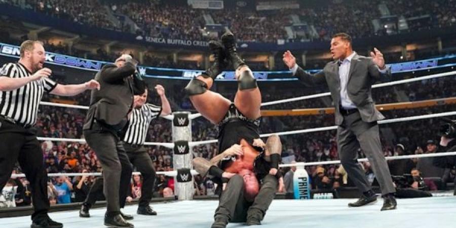 WWE تكشف حالة راندن اورتن الصحية بعد اعتداء اوينز