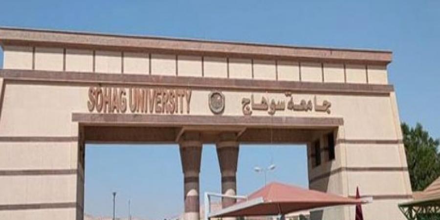 رئيس جامعة سوهاج يستقبل لجنة المجلس الأعلي للجامعات الأهلية