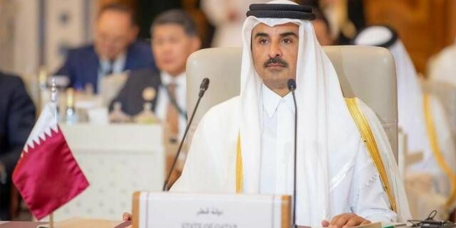 أمير قطر يغادر للمشاركة في القمة العربية الإسلامية بالرياض