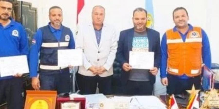 إنقاذ لاعب بلع لسانه أثناء مباراة كرة قدم فى مطروح.. ومديرية الشباب والرياضة تكرم المسعفين