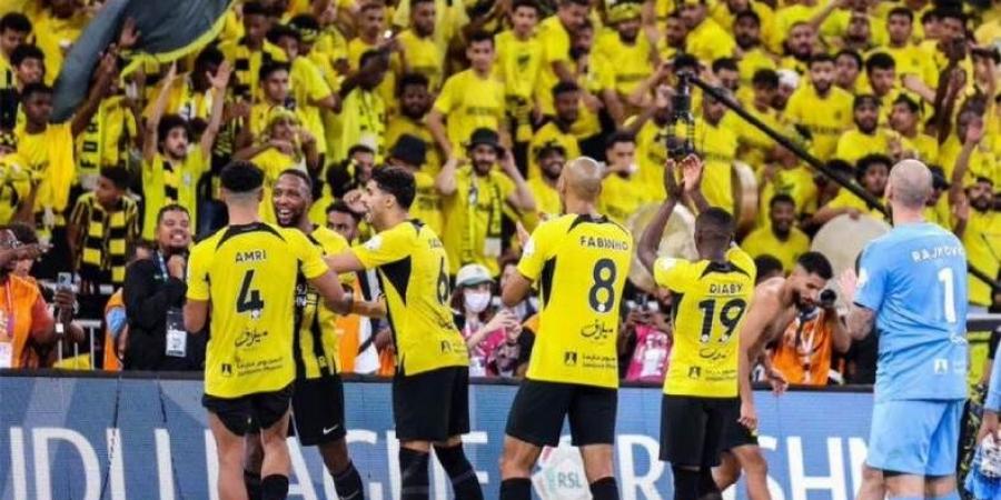 الاتحاد يتجاوز الفتح بثنائية ويعتلي صدارة الدوري السعودي