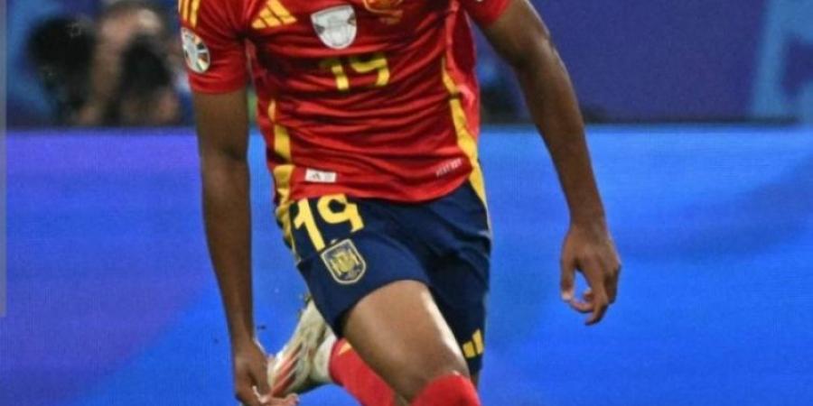 لامين يامال يقطع الطريق بين برشلونة وصلاح