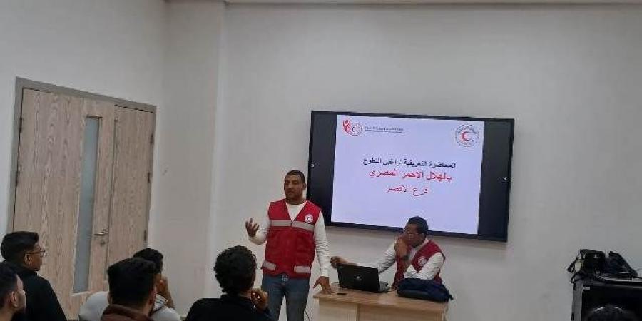 حملة للتبرع بالدم وندوة توعوية ضمن مبادرة "بداية" بجامعة طيبة بالأقصر